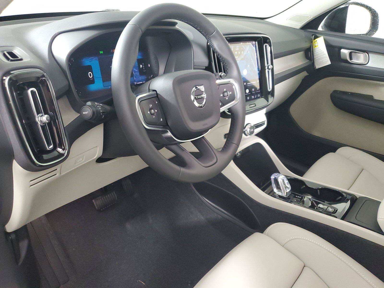 New 2026 Volvo XC40 B5 Plus w/ Protection Package Premier AWD/4WD image 24