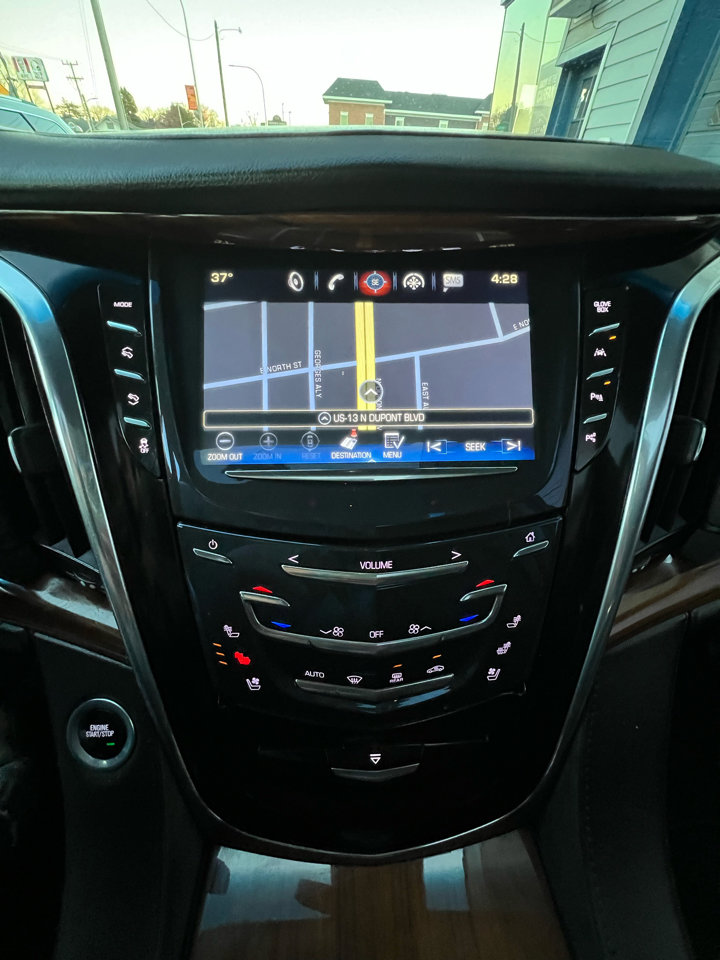 Used 2017 Cadillac Escalade Luxury image 27