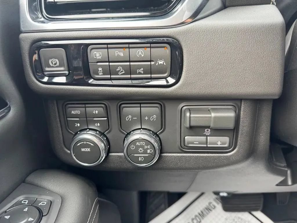 New 2026 GMC Yukon Elevation w/ Elevation Premium Package AWD/4WD image 26