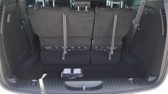 New 2026 Chrysler Pacifica Select FWD image 12