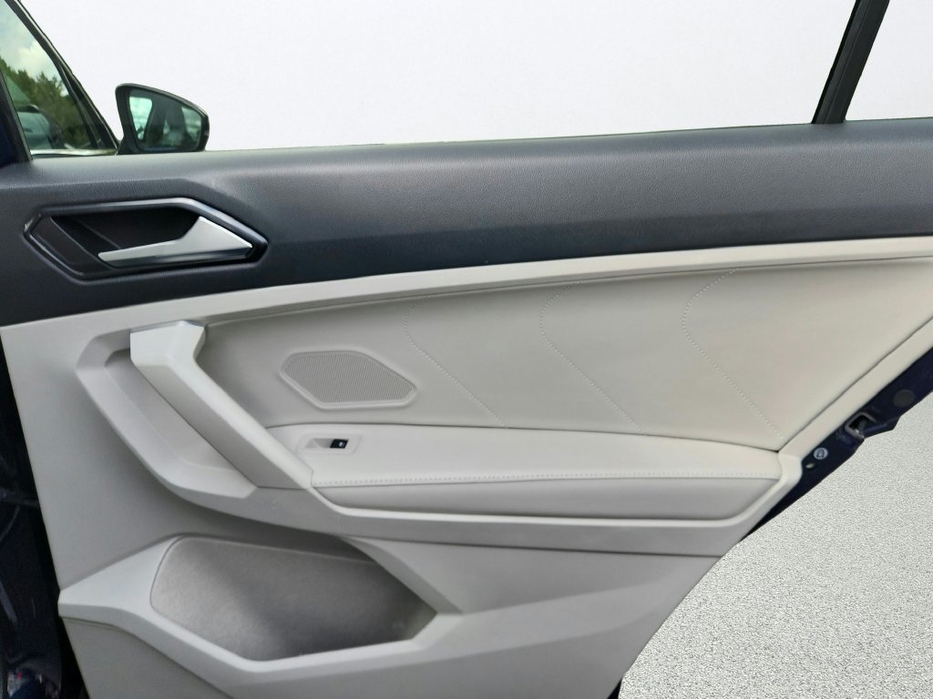 Certified 2023 Volkswagen Tiguan SE FWD image 28