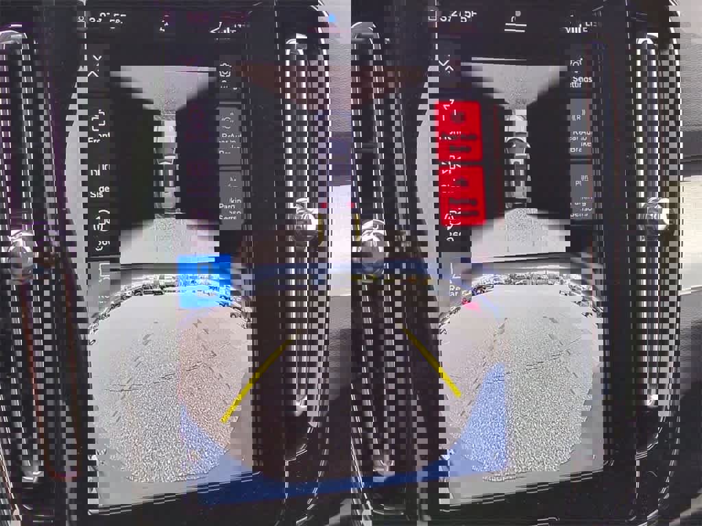 New 2026 Volvo XC40 B5 Ultra w/ Protection Package Premier image 29