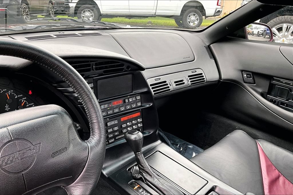 Used 1995 Chevrolet Corvette Convertible RWD image 12
