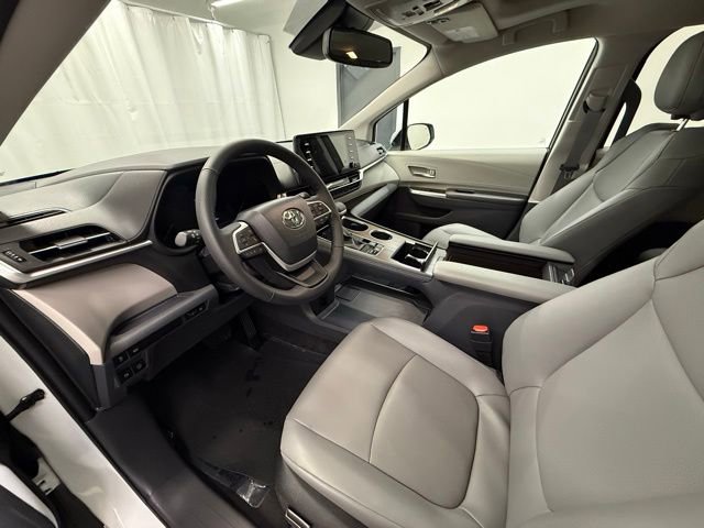 Certified 2023 Toyota Sienna XLE AWD/4WD image 12