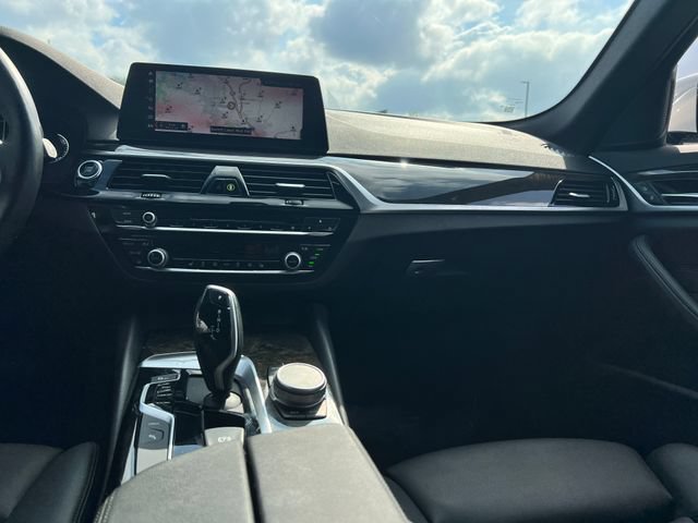Used 2019 BMW 530e xDrive AWD/4WD image 15