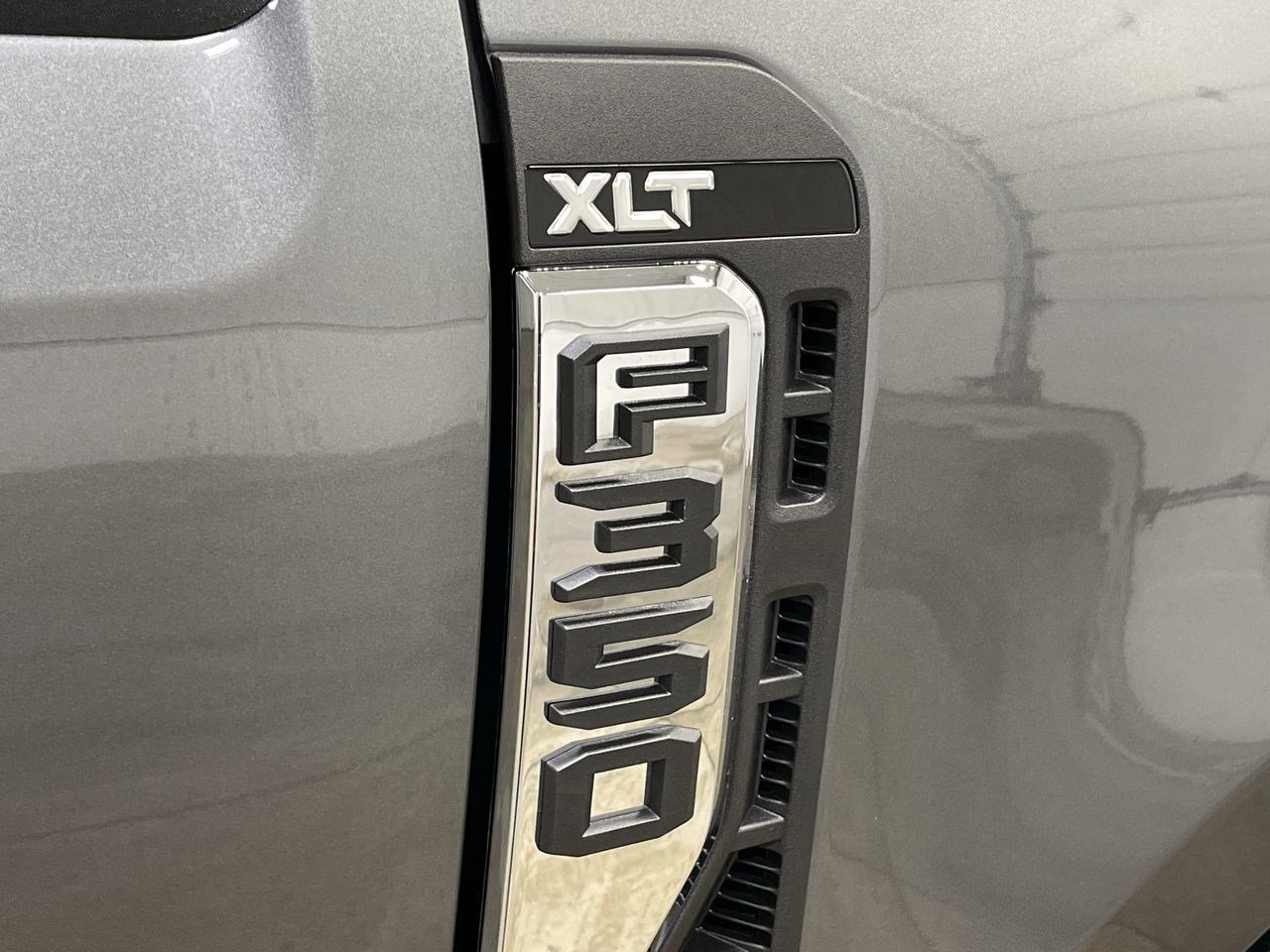 New 2025 Ford F350 XLT image 18