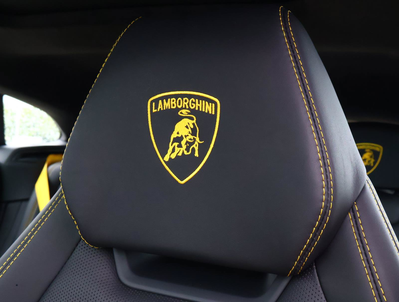 Used 2025 Lamborghini Urus SE AWD/4WD image 15