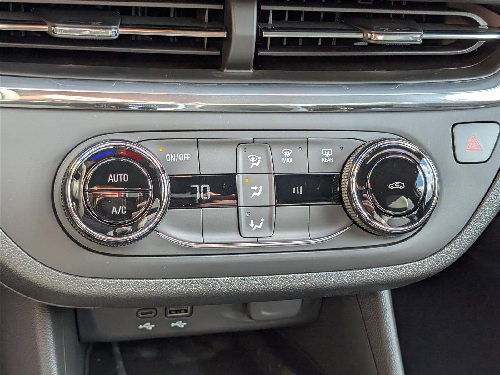New 2026 Buick Envista Sport Touring w/ Convenience II Package FWD image 20