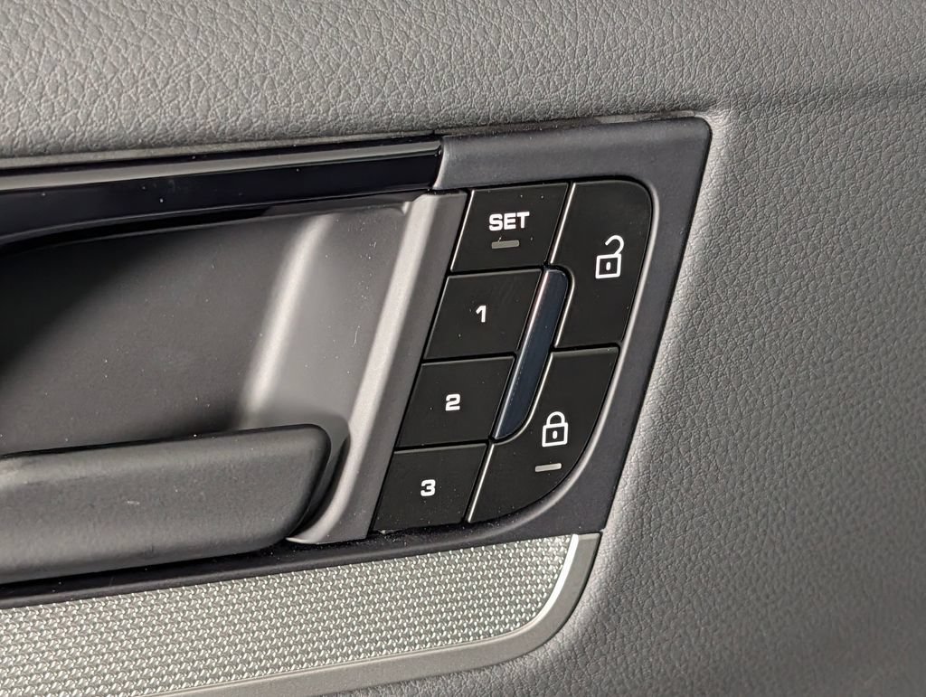 New 2026 Porsche Cayenne Coupe AWD/4WD image 26