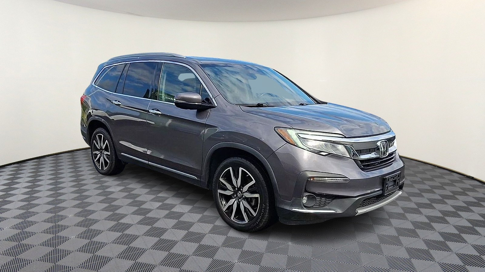 Used 2020 Honda Pilot Touring image 2