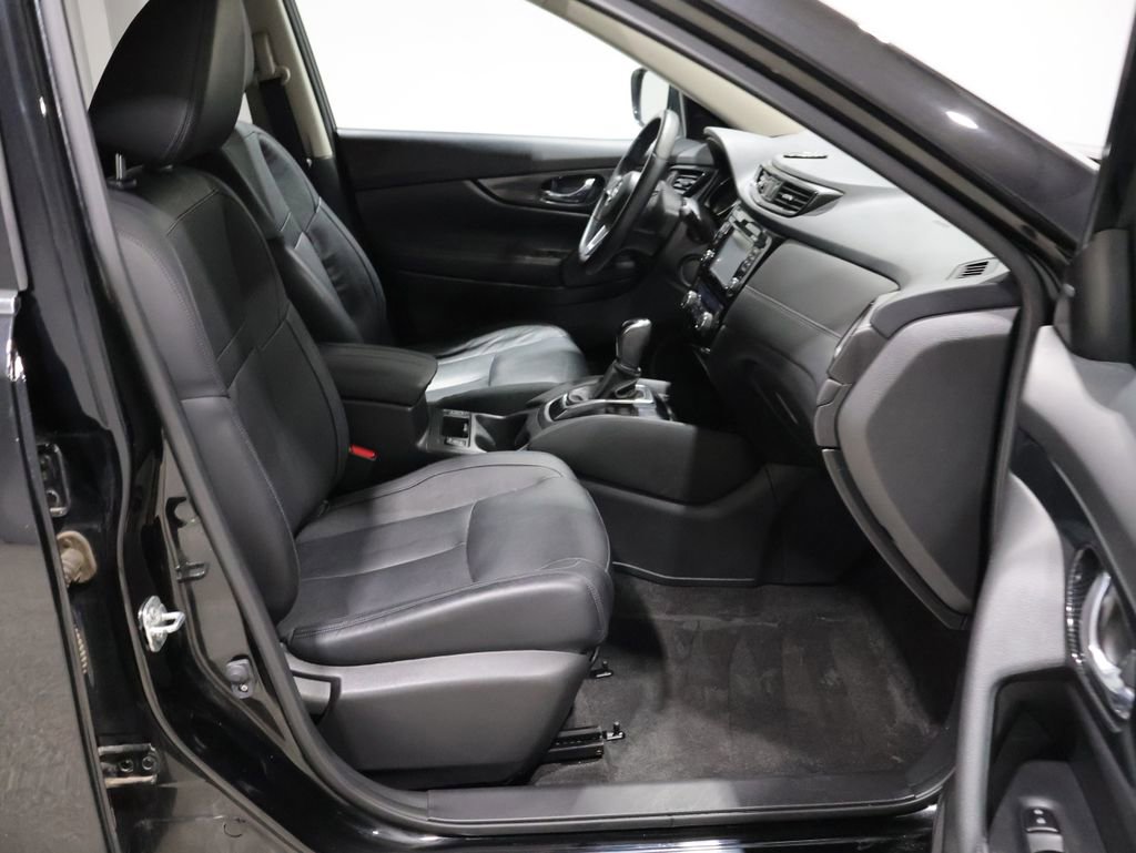 Used 2017 Nissan Rogue SL image 22