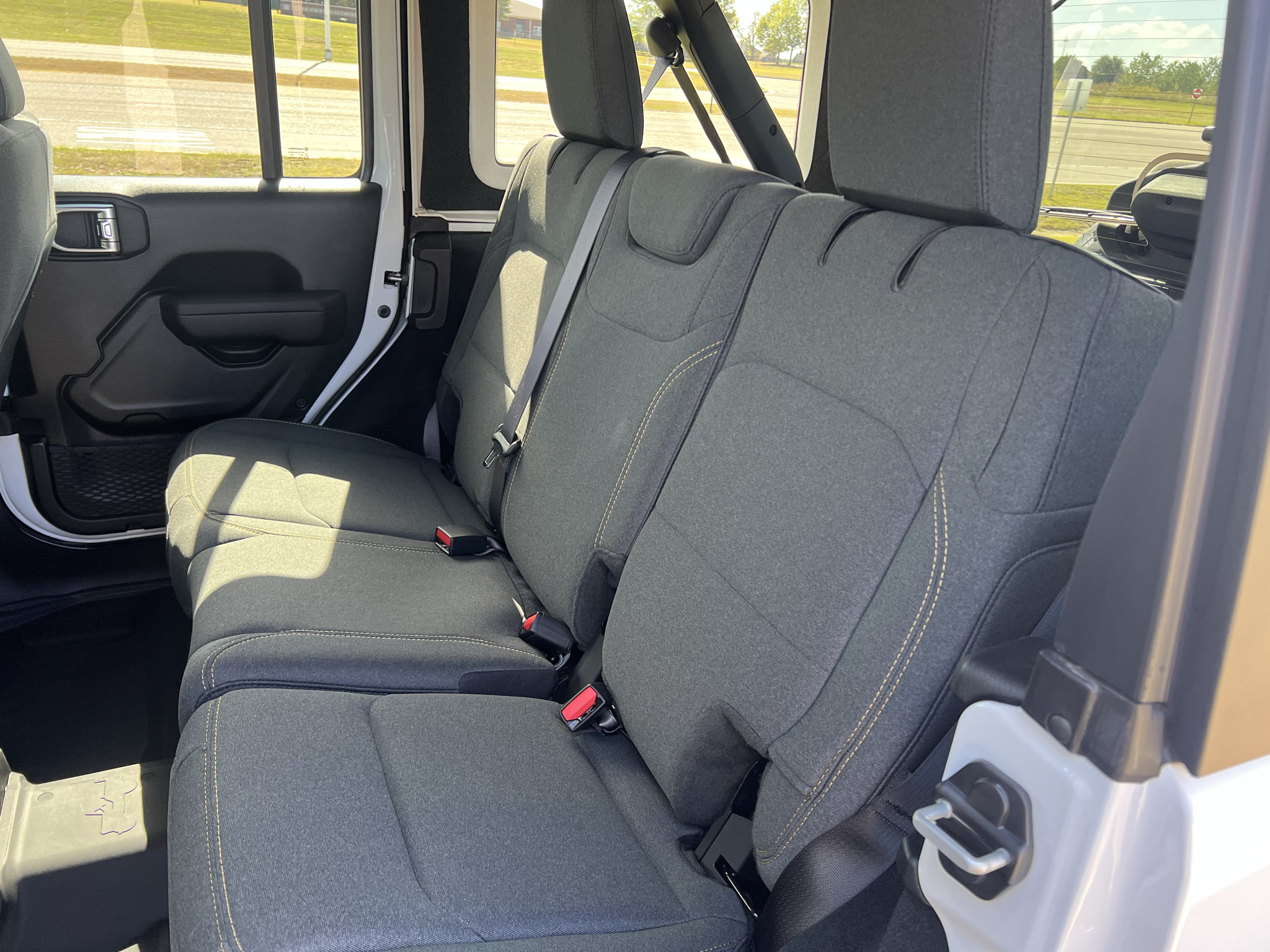 Used 2025 Jeep Wrangler Unlimited Sport AWD/4WD image 18