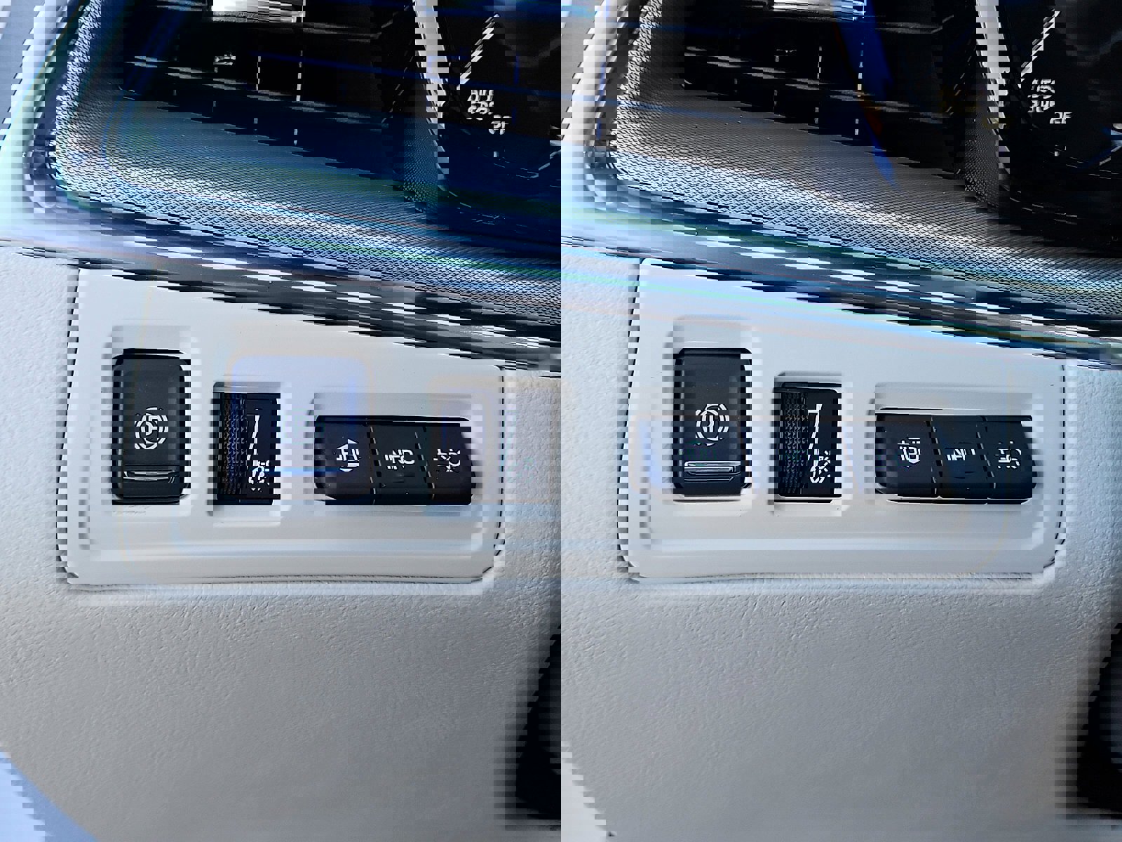 New 2026 Cadillac XT5 Premium Luxury w/ Driver Assist Package image 14