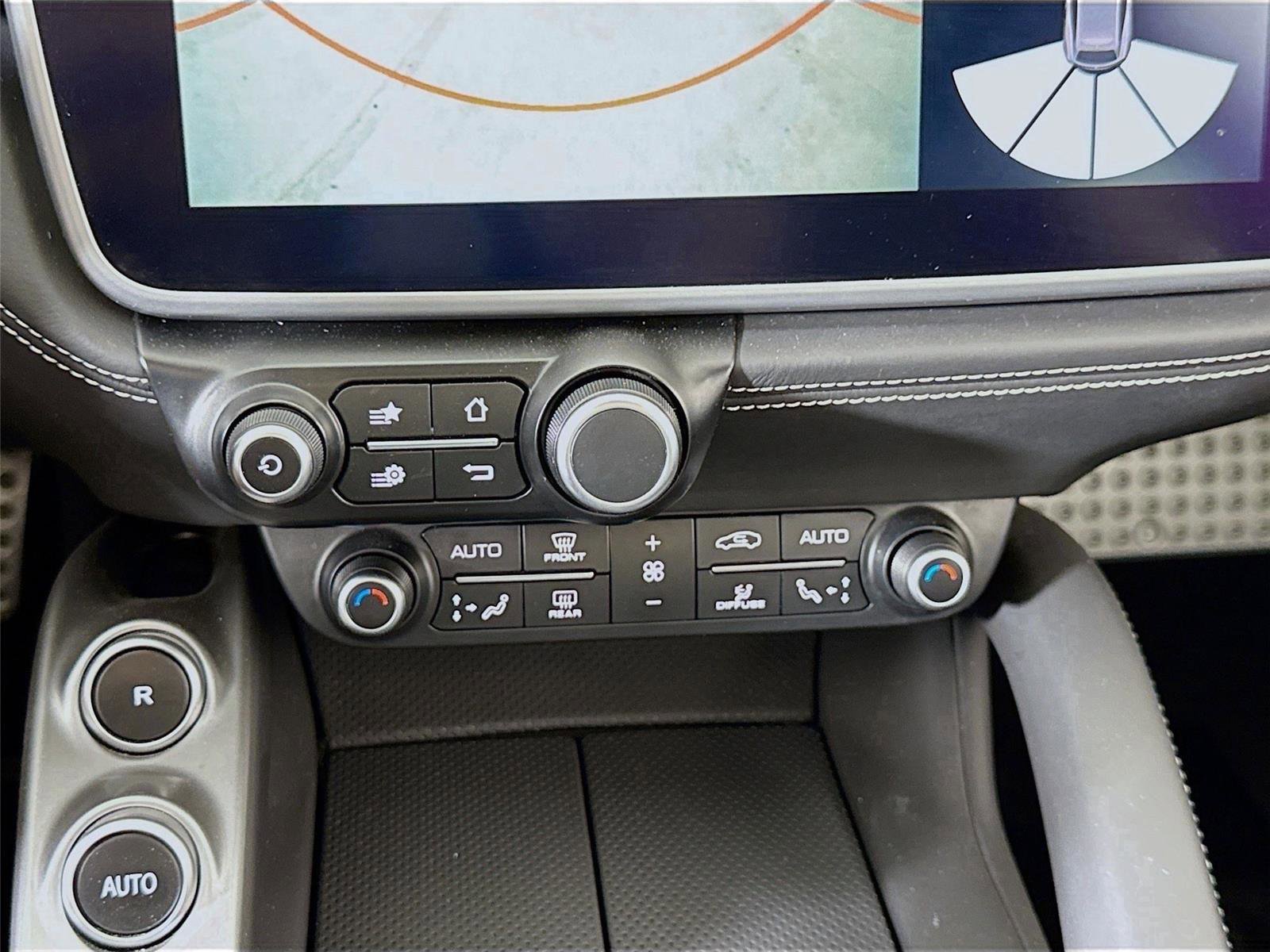 Used 2019 Ferrari GTC4Lusso T image 18