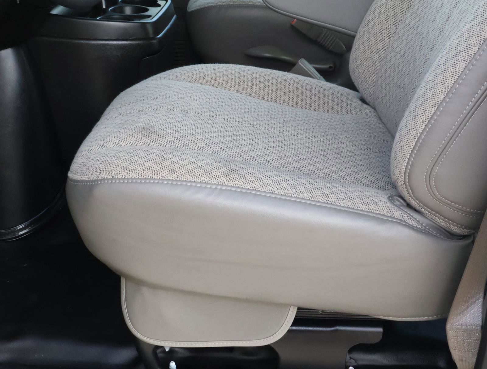 Used 2025 Chevrolet Express 2500 w/ Driver Convenience Package image 16