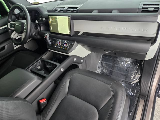 Used 2023 Land Rover Defender 130 X-Dynamic SE AWD/4WD image 18