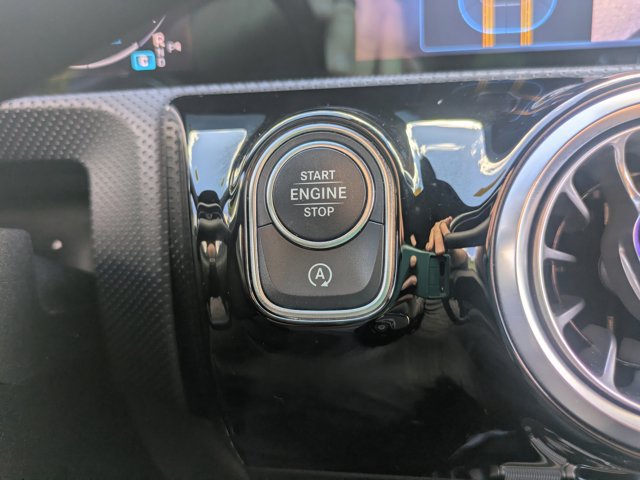 Used 2025 Mercedes-Benz CLA 250 4MATIC image 28