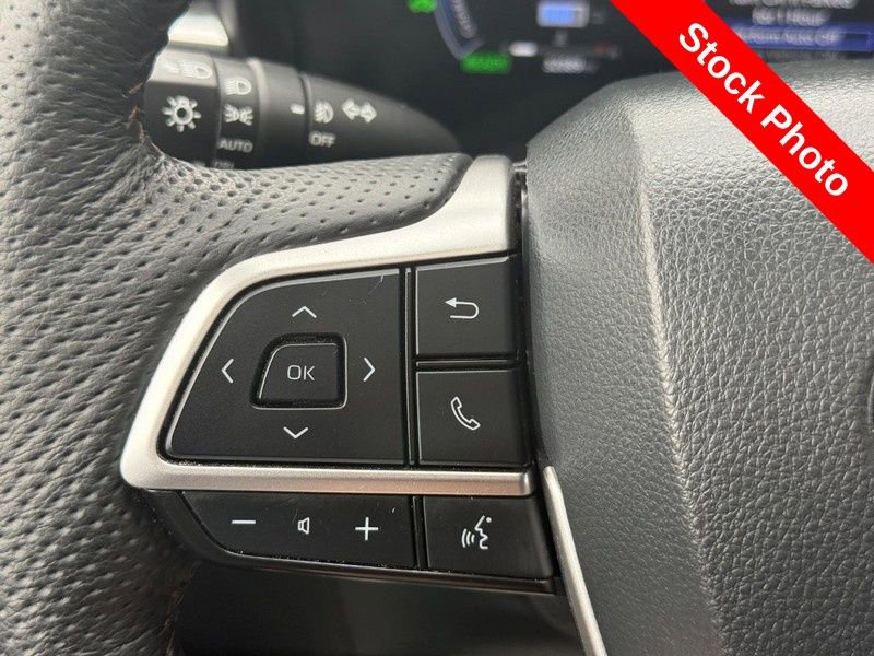 Used 2025 Toyota Sienna Platinum image 21