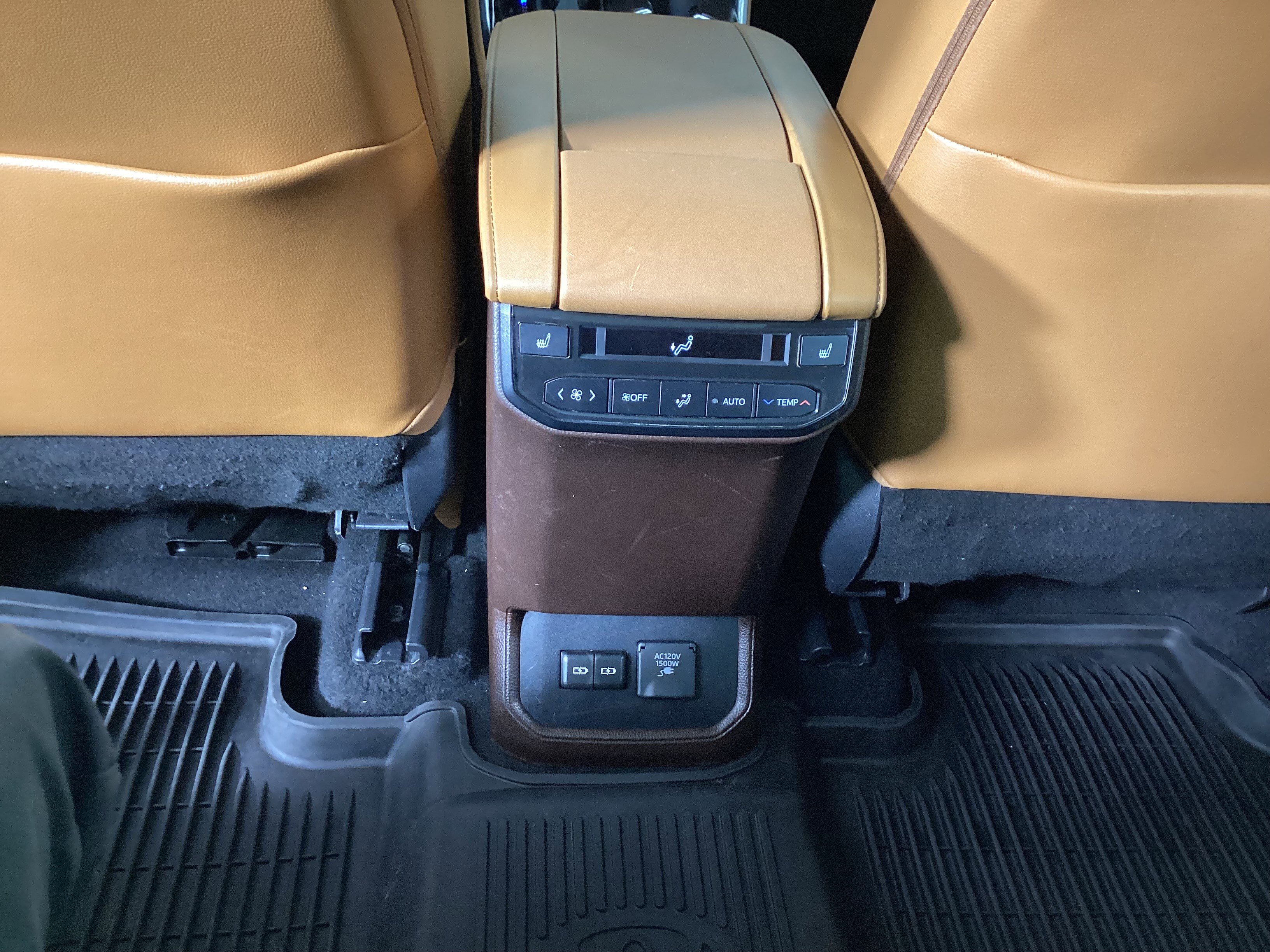 Used 2022 Toyota Highlander Platinum image 16