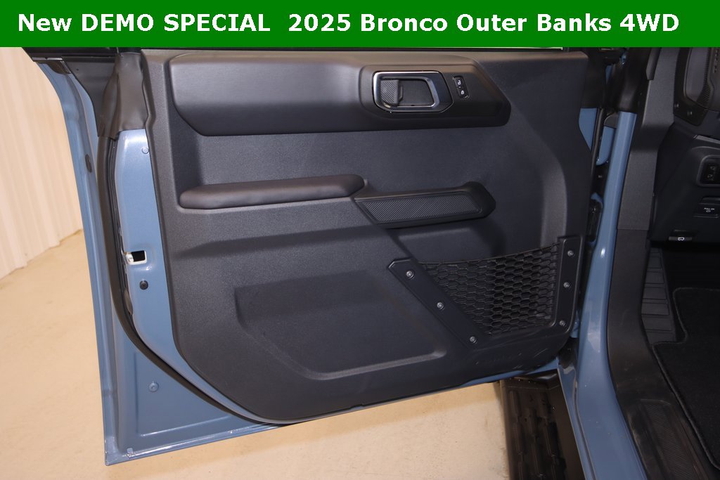 New 2025 Ford Bronco Outer Banks image 9