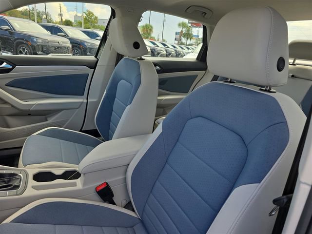 New 2025 Volkswagen Jetta SE image 23