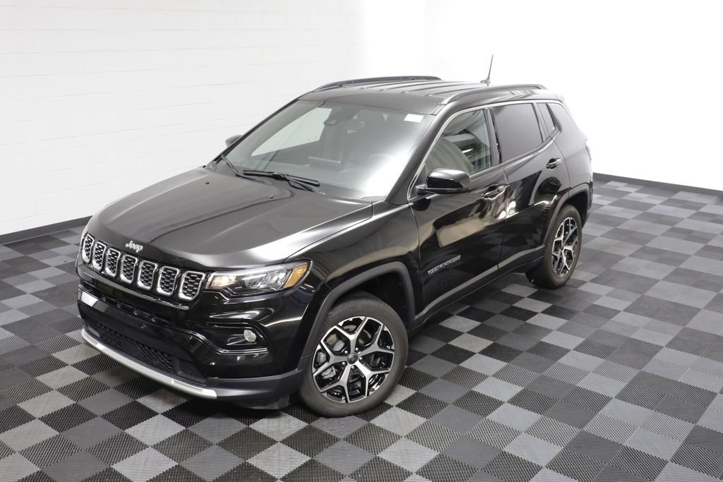 Used 2025 Jeep Compass Limited AWD/4WD image 2