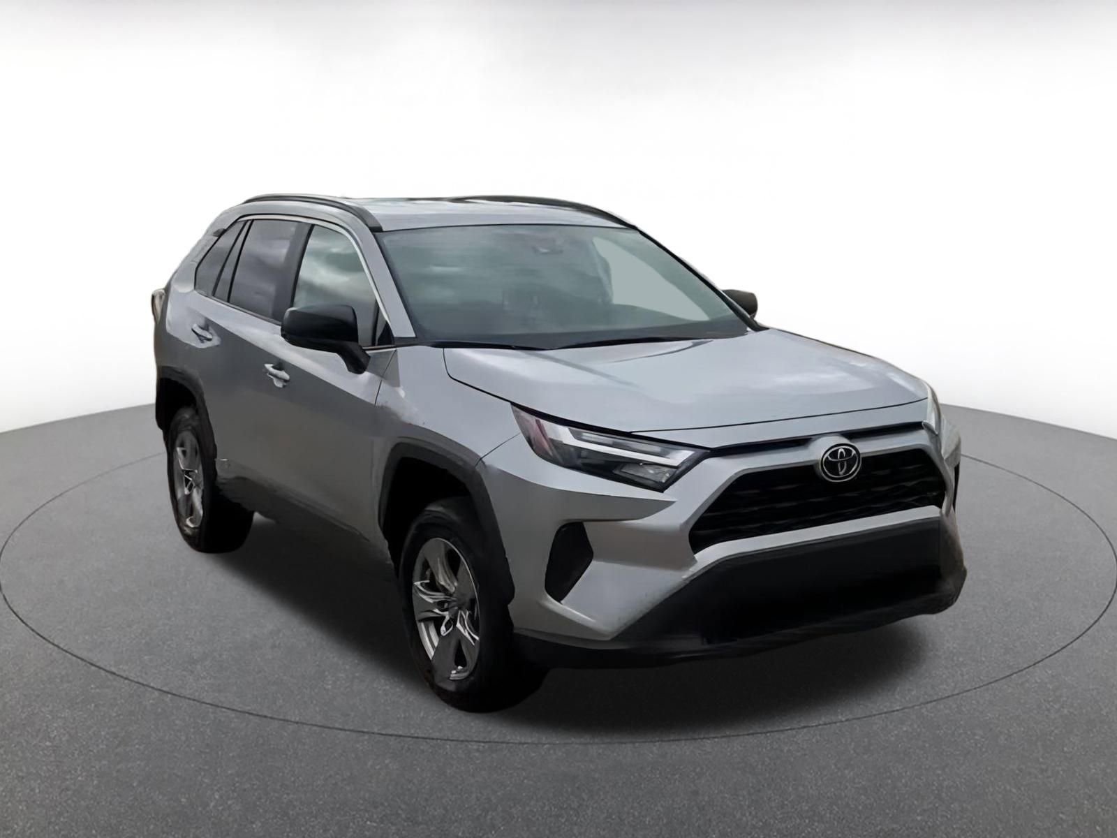 Used 2025 Toyota RAV4 LE image 3
