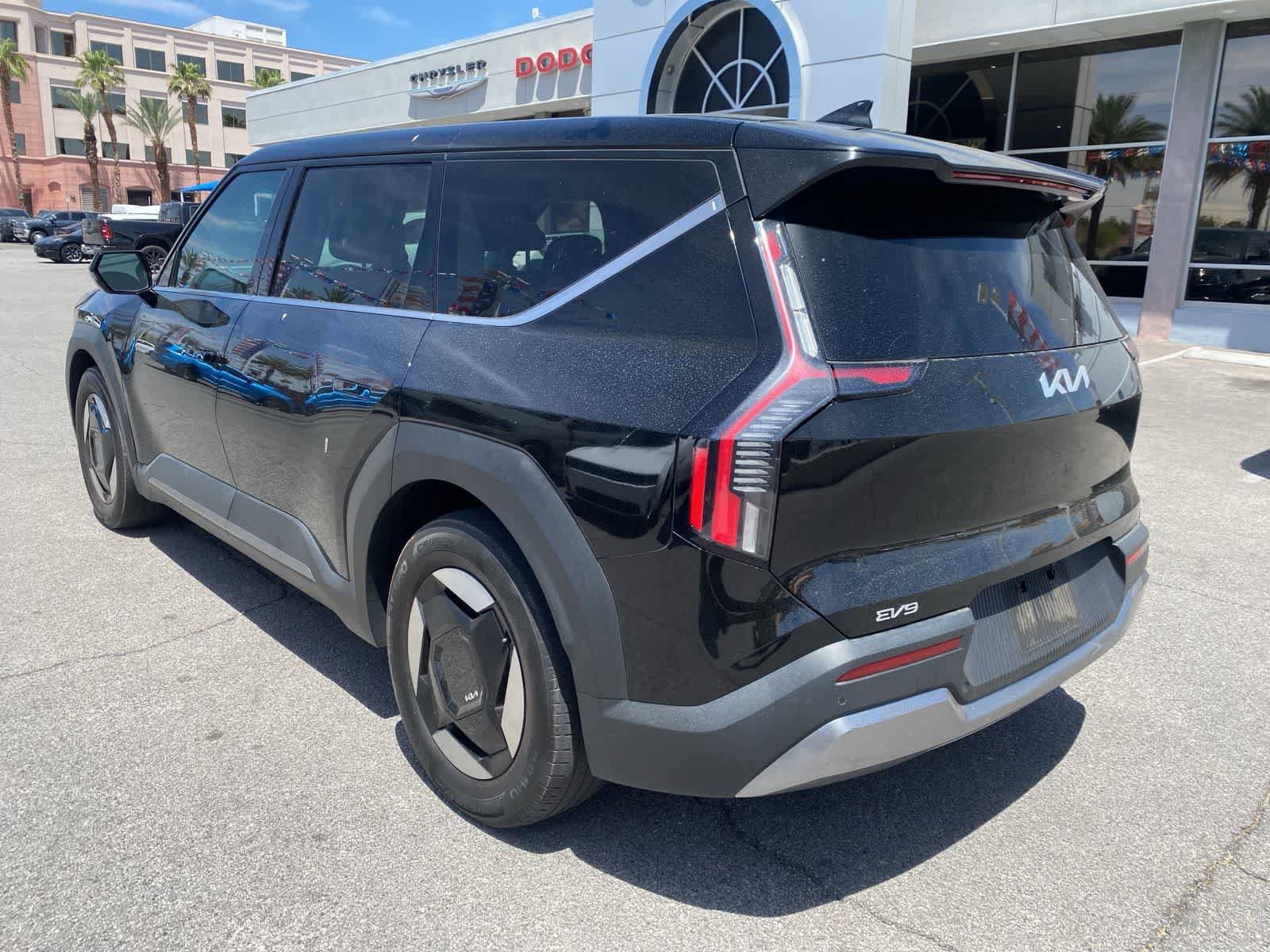 Used 2024 Kia EV9 Light Long Range RWD image 8