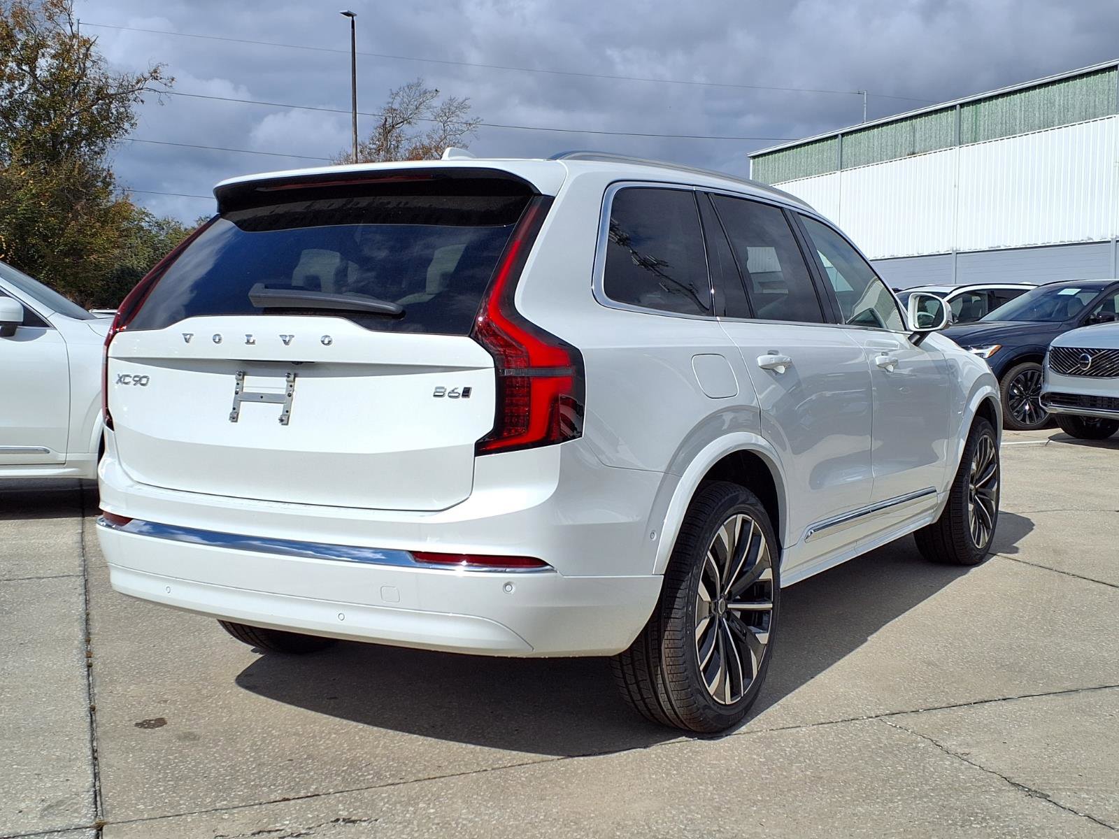 New 2026 Volvo XC90 B6 Ultra w/ Lounge Package image 7