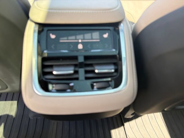 Used 2025 Volvo XC90 B6 Plus w/ Protection Package Premier AWD/4WD image 13