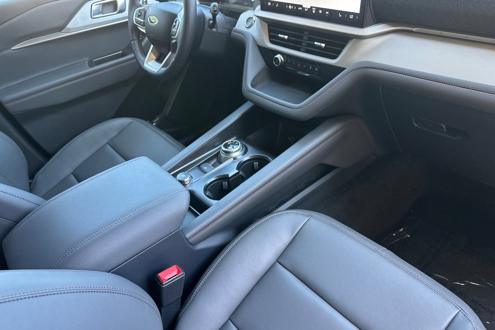 New 2026 Ford Explorer Active w/ Active Comfort Package RWD image 17
