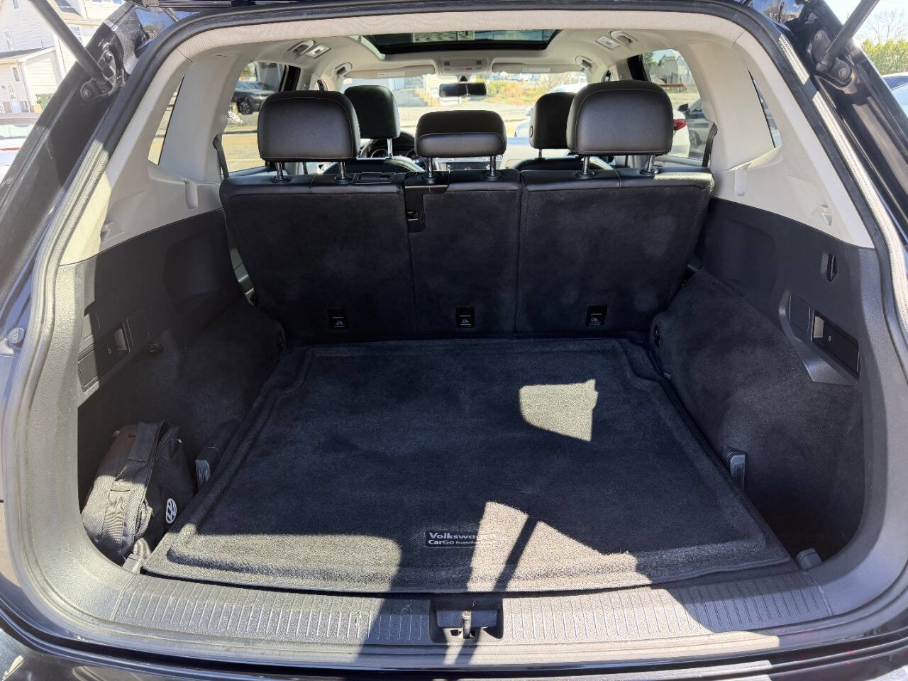 Used 2018 Volkswagen Tiguan SE w/ Panoramic Sunroof Package AWD/4WD image 7