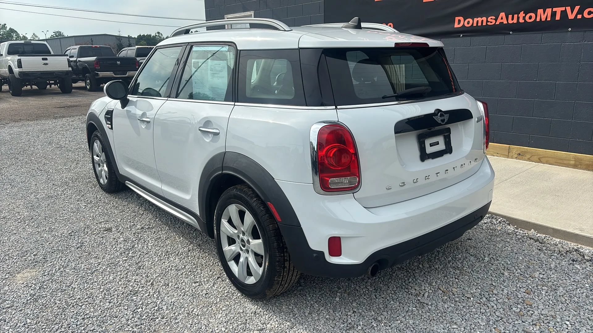 Used 2017 MINI Cooper Countryman FWD image 3
