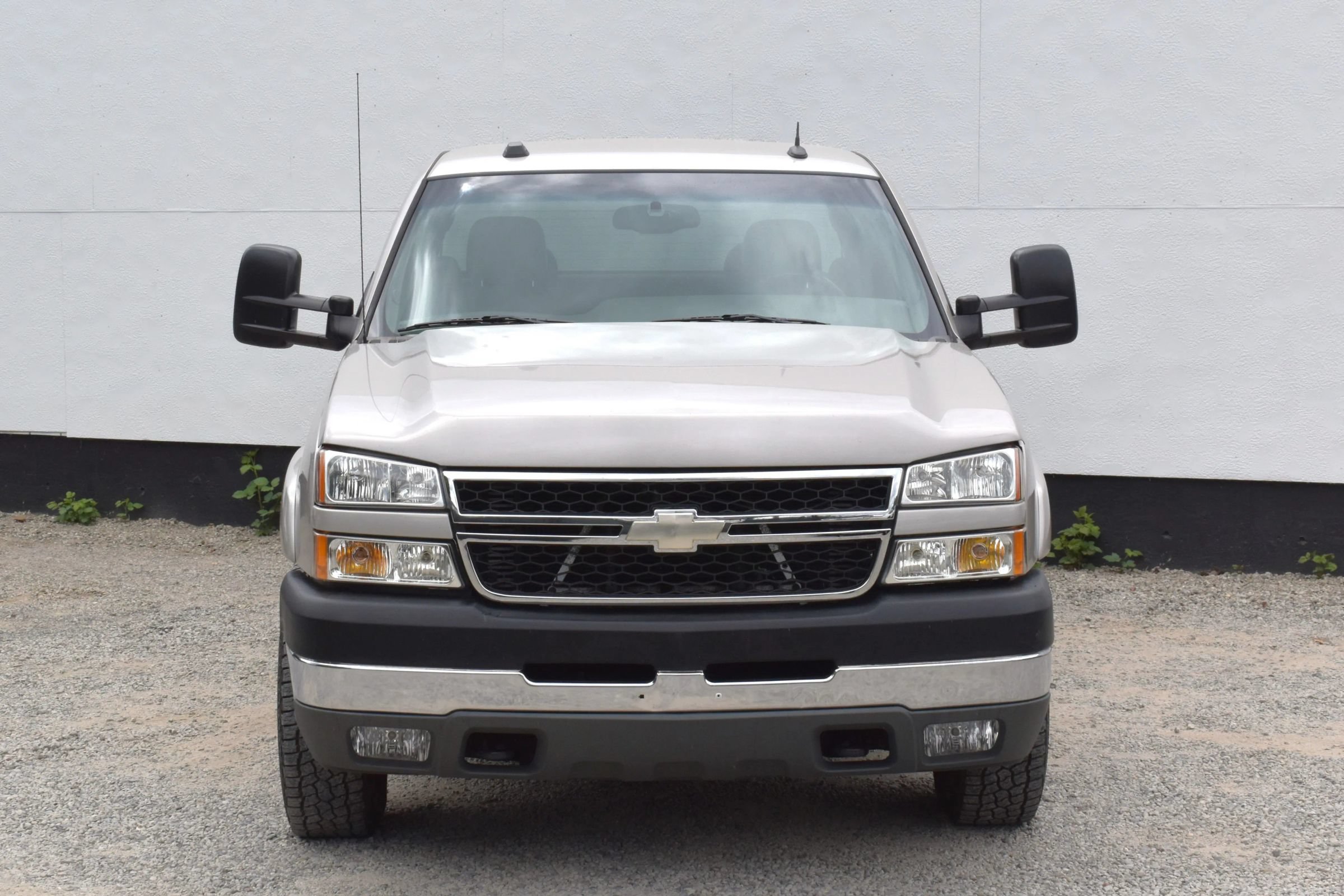 Used 2005 Chevrolet Silverado 2500 LT w/ Heavy-Duty Power Package AWD/4WD image 32