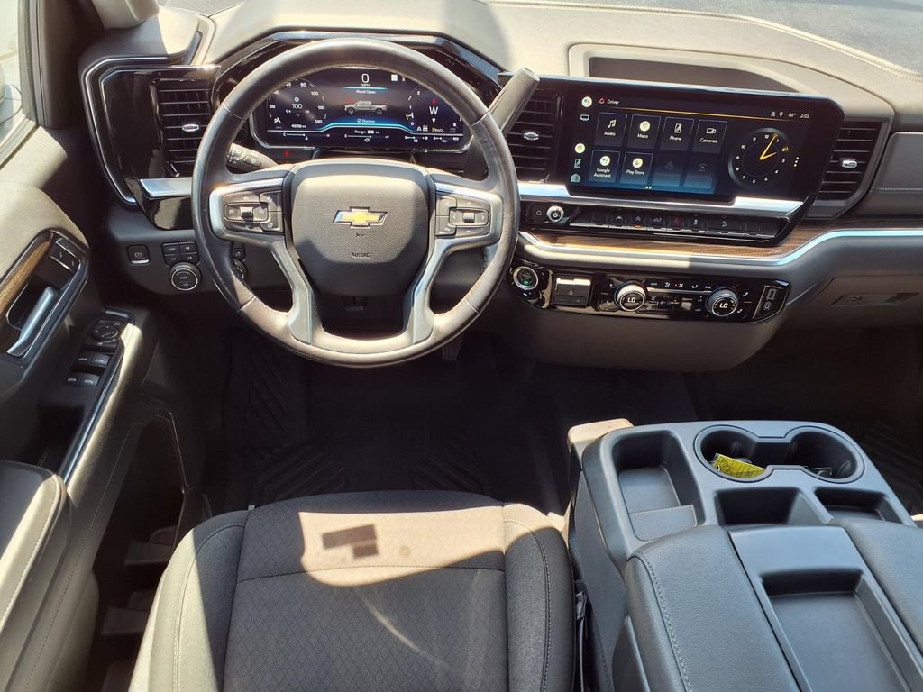 Used 2022 Chevrolet Silverado 1500 LT AWD/4WD image 3