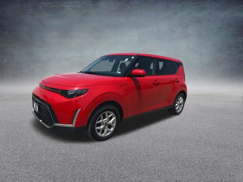 Used 2023 Kia Soul LX w/ LX Technology Package image 9