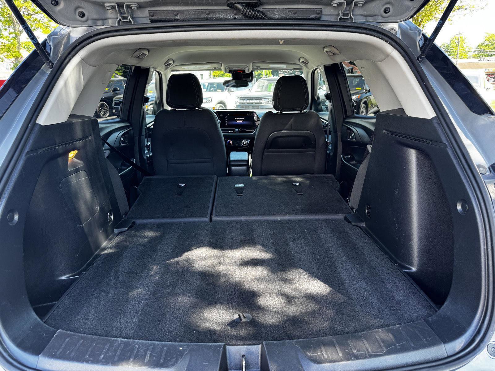 Used 2025 Chevrolet TrailBlazer LT AWD/4WD image 12