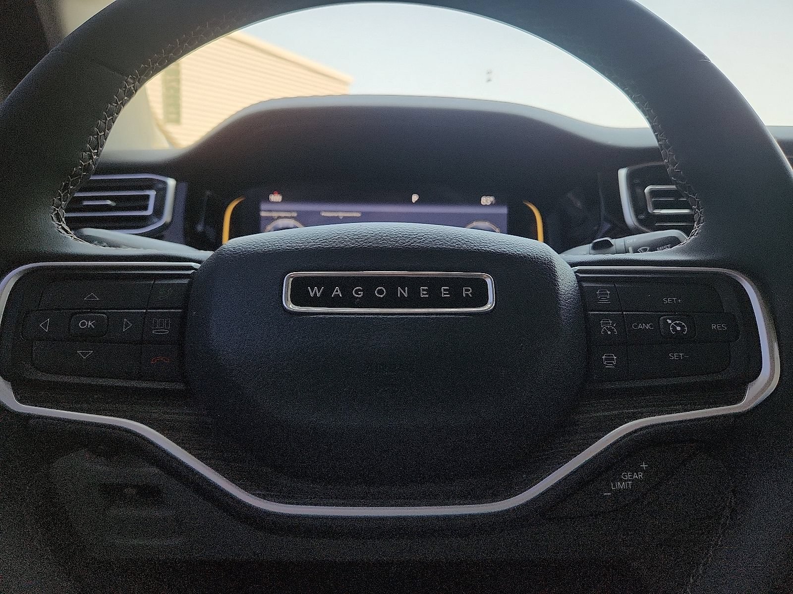 Used 2022 Jeep Wagoneer Series III AWD/4WD image 19