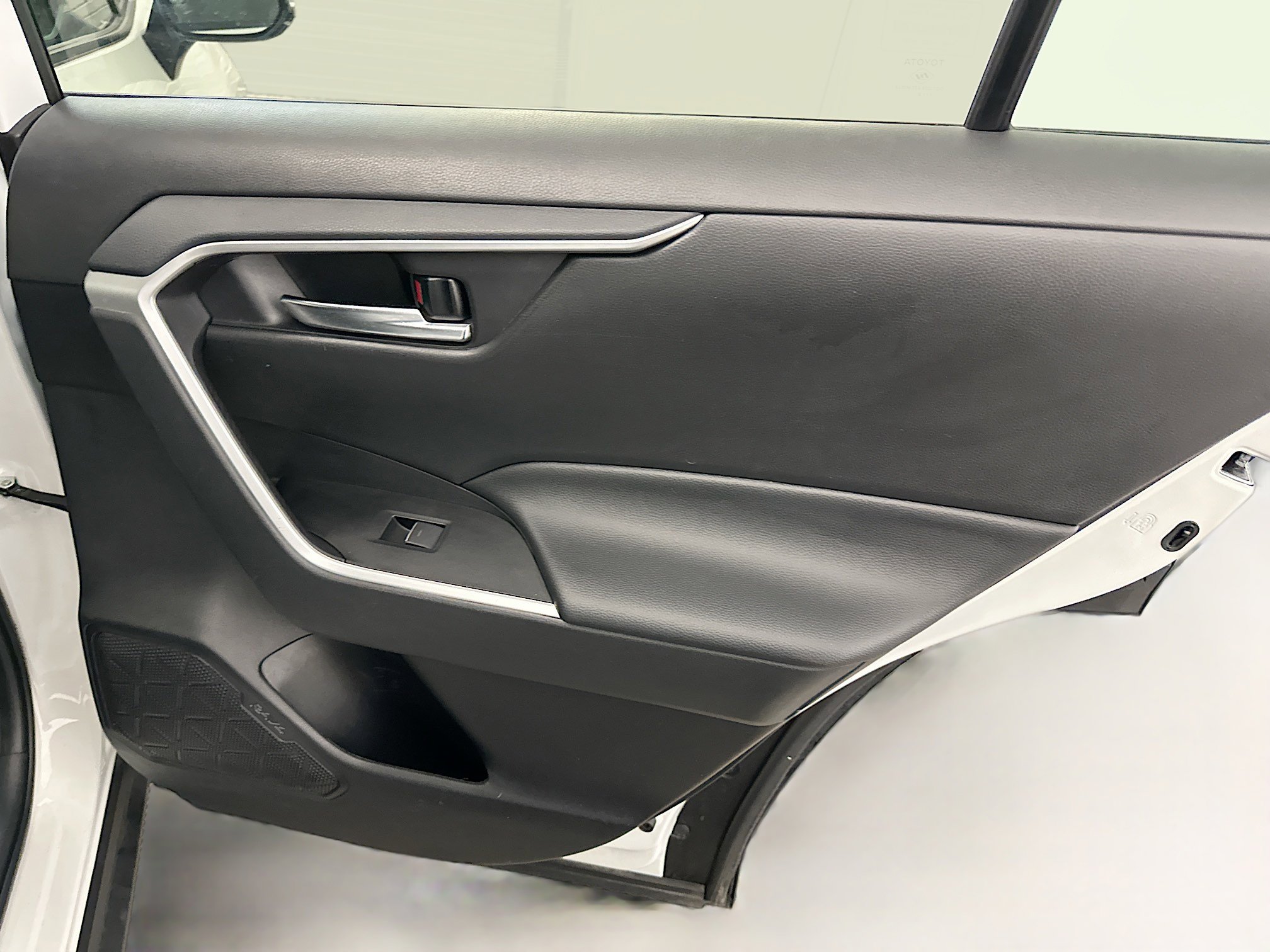 Used 2024 Toyota RAV4 XLE image 31