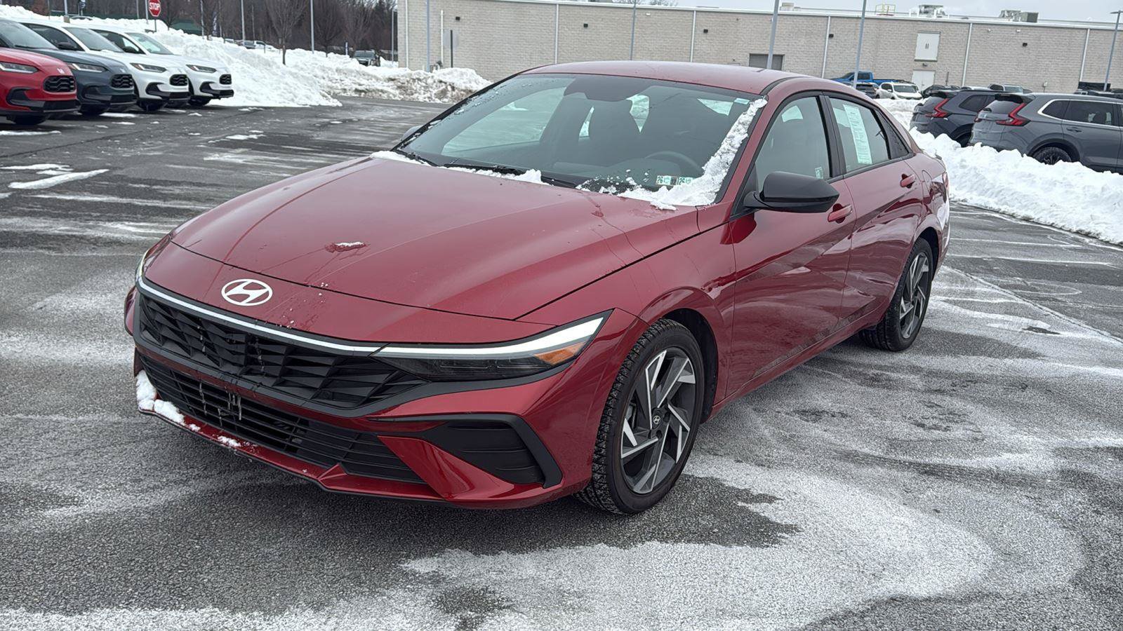 Used 2025 Hyundai Elantra Sport FWD image 13