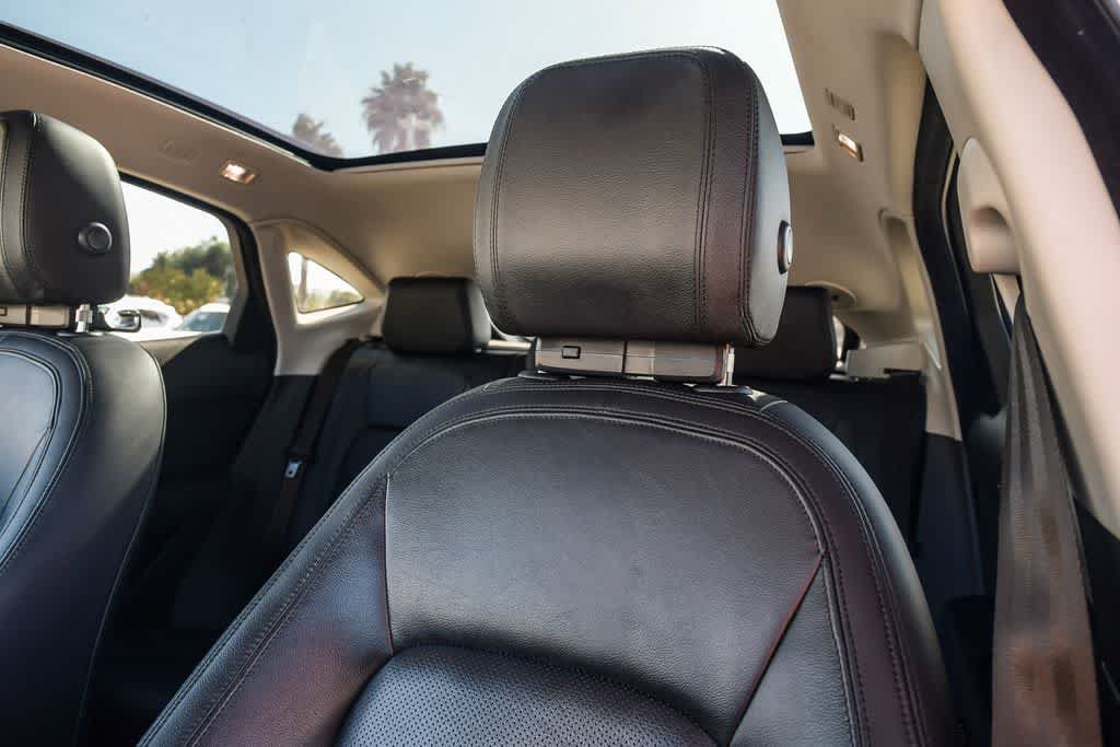Used 2020 Jaguar E-PACE SE AWD/4WD image 23