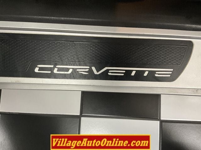 Used 2007 Chevrolet Corvette Coupe w/ Preferred Equipment Group RWD image 12