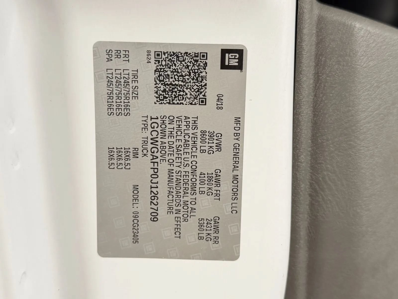Used 2018 Chevrolet Express 2500 RWD image 33