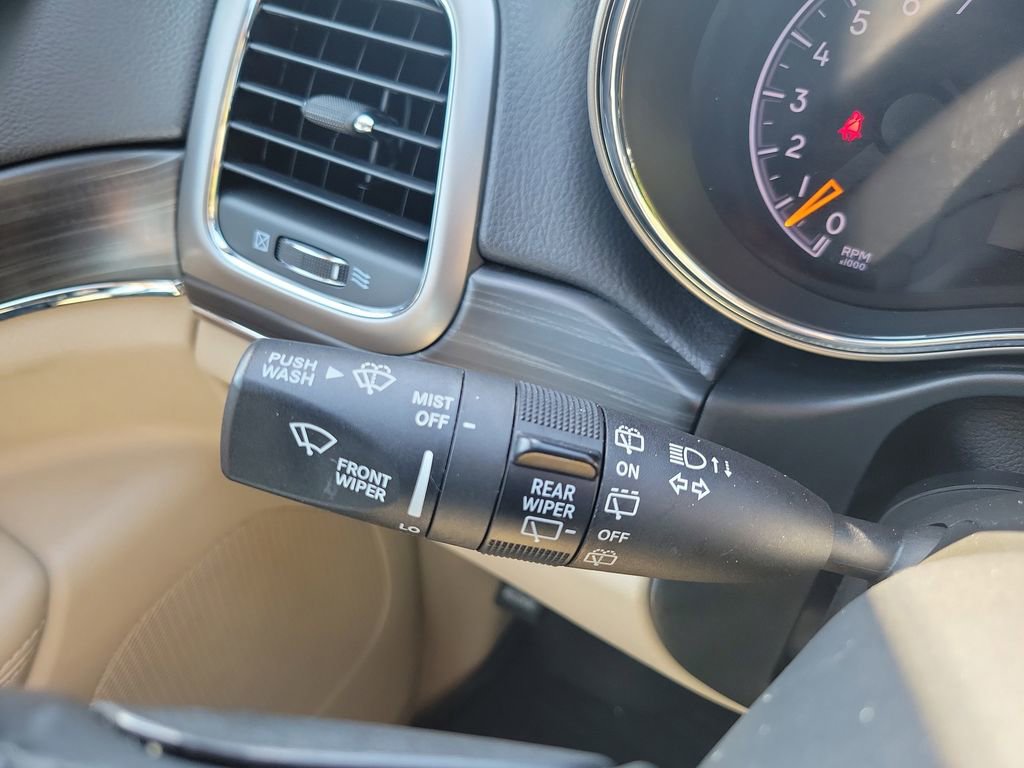 Used 2021 Jeep Grand Cherokee Limited AWD/4WD image 16