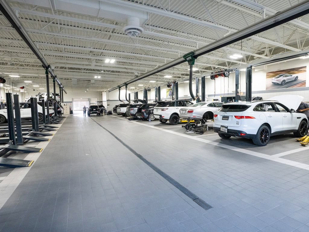 New 2026 Land Rover Range Rover Velar S AWD/4WD image 54