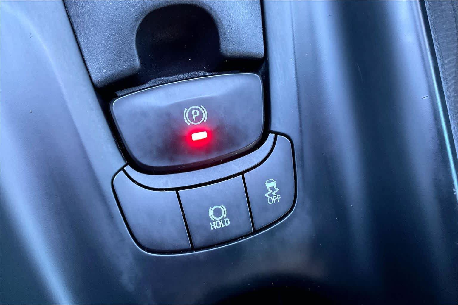 Used 2018 Toyota C-HR XLE FWD image 32