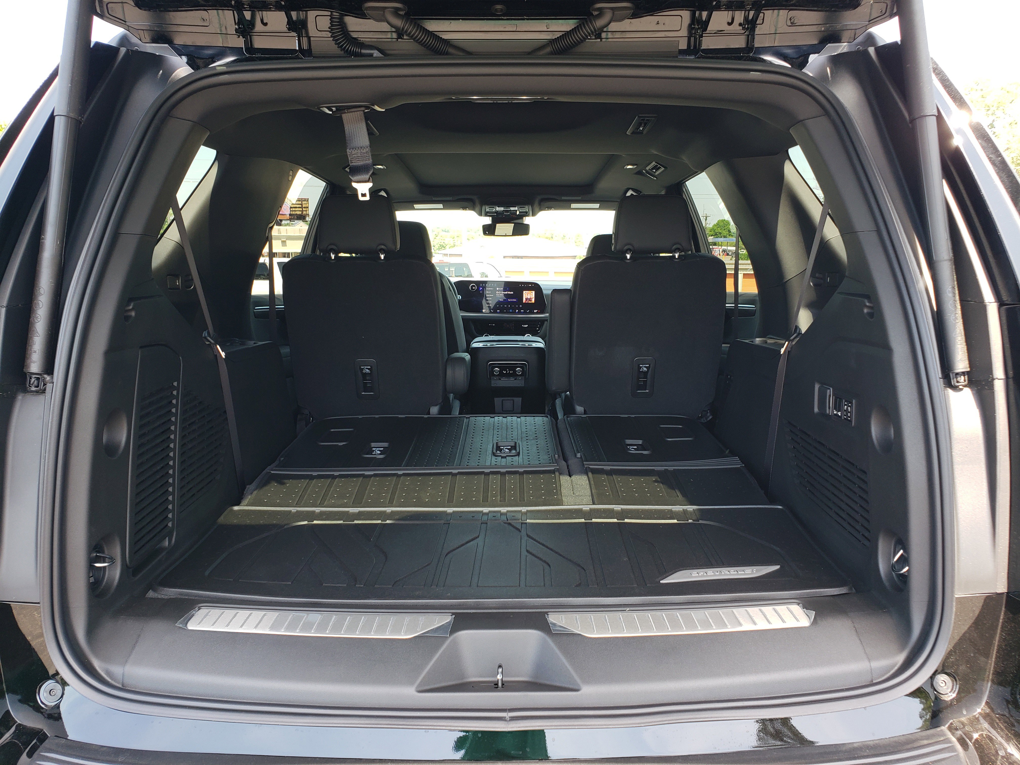 New 2026 Chevrolet Tahoe Z71 w/ Comfort Package AWD/4WD image 11