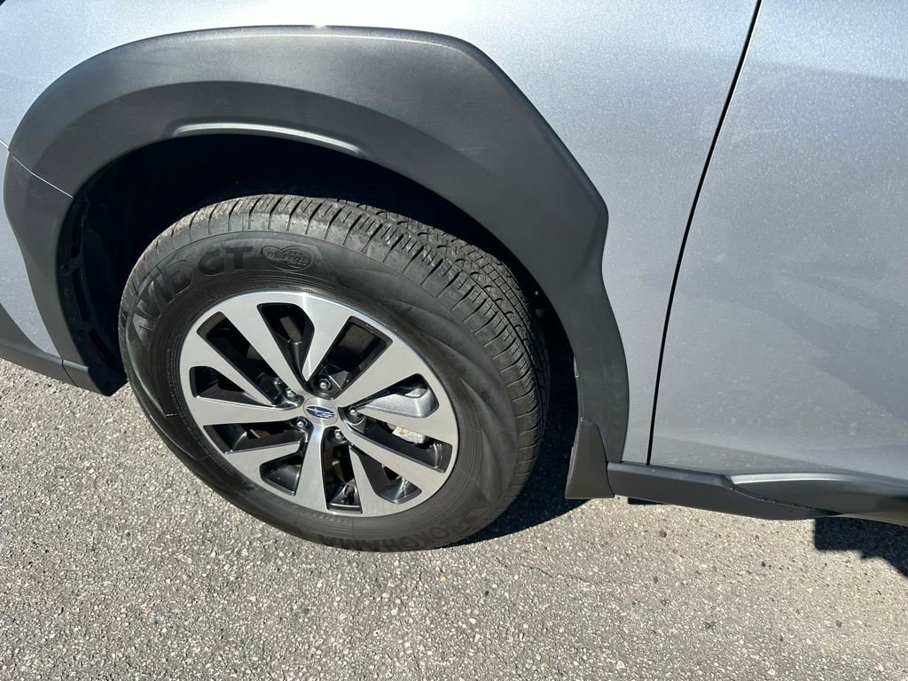 Used 2025 Subaru Outback Premium image 11