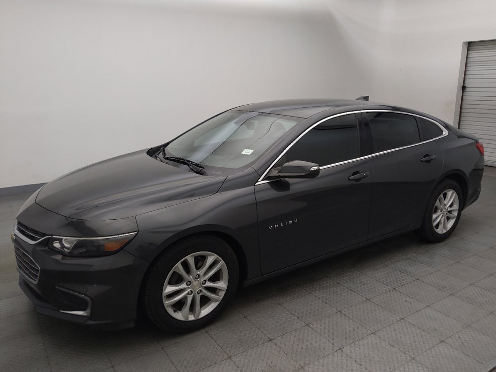 Used 2018 Chevrolet Malibu LT FWD image 2