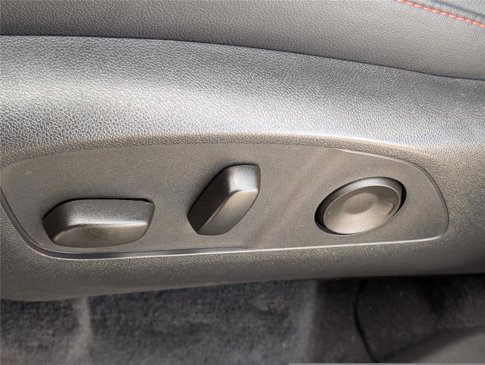 Used 2025 Chevrolet Traverse Z71 w/ Driver Confidence Package image 23